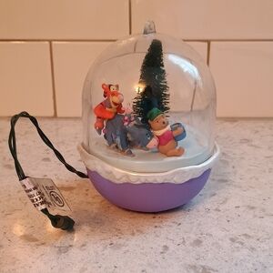 1996 Hallmark Keepsake Magic Disney Ornament "Slippery Day"